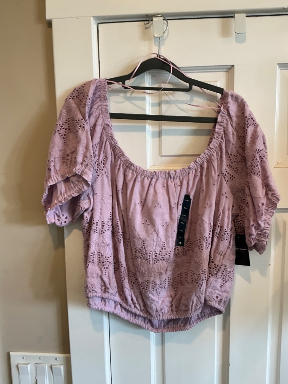 Lucky Brand cropped eyelet top in lilac!  Brand new with tags!  Xxl plus size - Picture 4 of 4